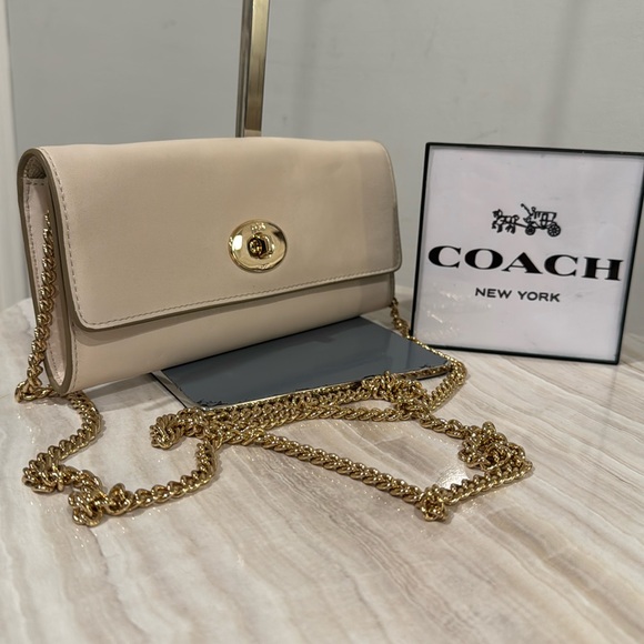 Coach Handbags - Coach Bag Cream Leather Wallet Gold Chain Crossbody